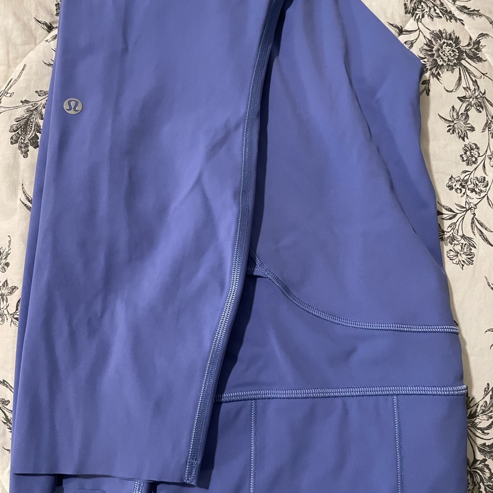Lululemon leggings with pockets 25’’ EUC